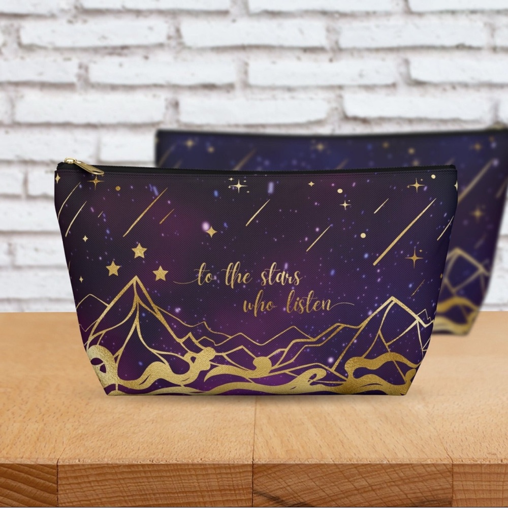 ACOTAR Accessory Pouch: A Court of Thorns and Roses.
